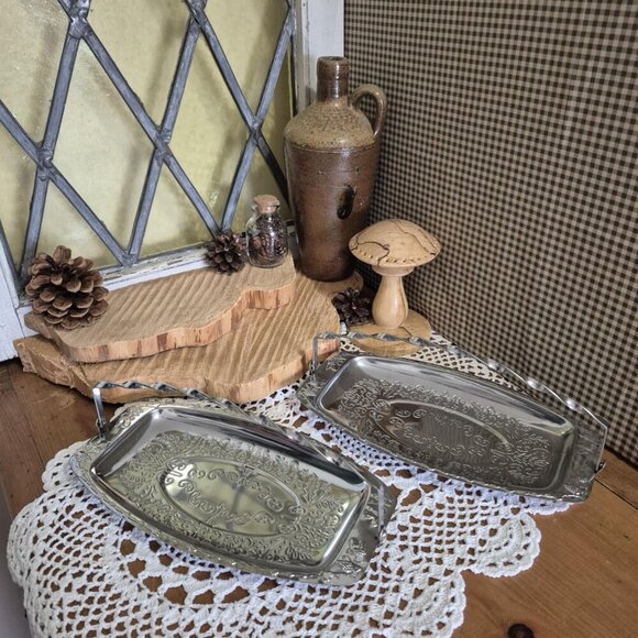 Set of 2 Vintage Silver-toned Butter Dishs with Folding Handles - Serving Tray - Picture 8 of 10